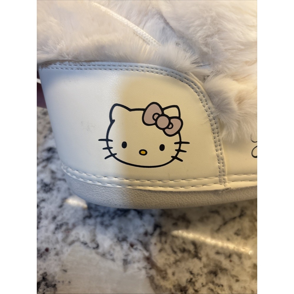 Forever21 Hello Kitty Boots Women's Size 8 White Fur Winter Boots pink Bow‎ - Picture 16 of 16